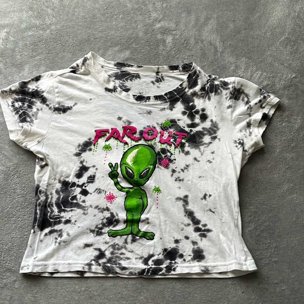 Black and white tie-dye Alien crop top